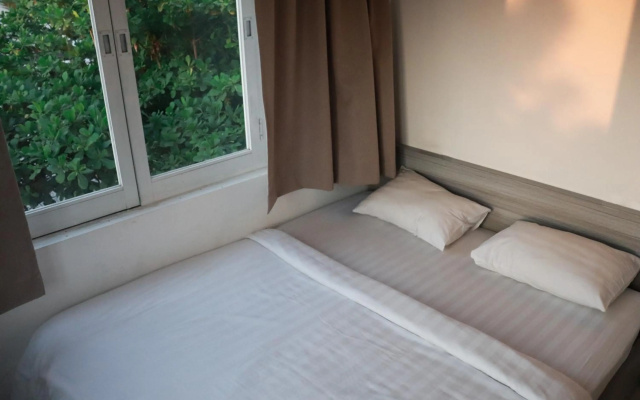 Best Canggu Hostel – Guest Rooms – Tibubeneng