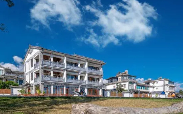 Lanshe Lake View Inn