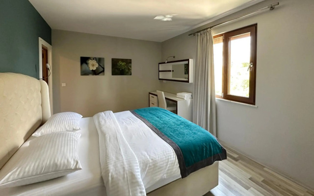 Azur Hotel