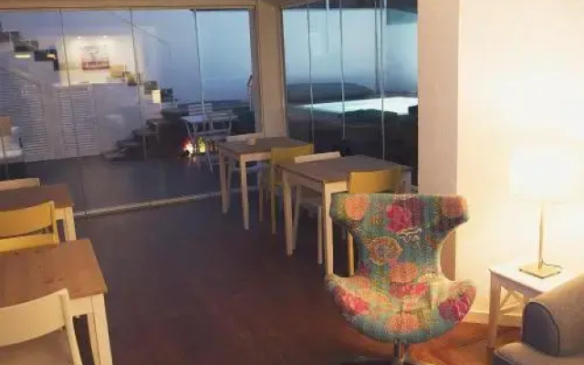 Art 4 You Cascais Hostel & Suites