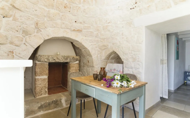 Trullo Mandorlo by Wonderful Italy