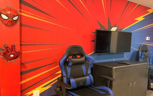 Extraordinary 5BR Private Pool Near Disney Area!