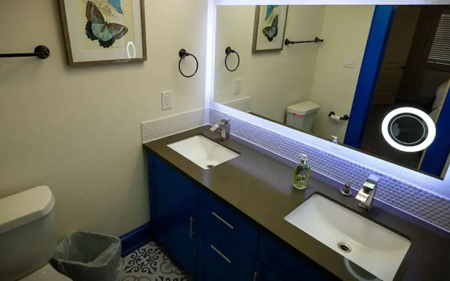 5Bdrm 3.5Bath 12Beds - HOME BIG AS TEXAS