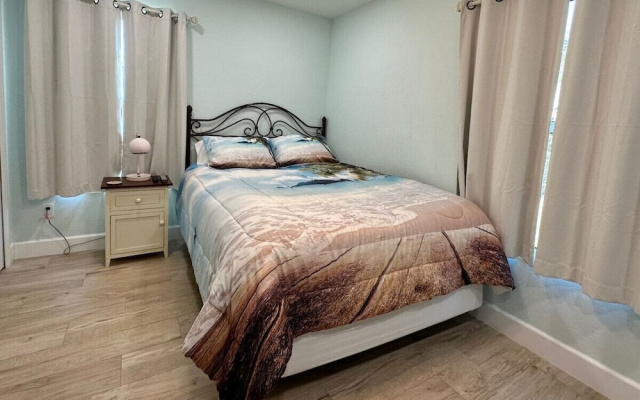 Cape Key Updated Beach Bungalow