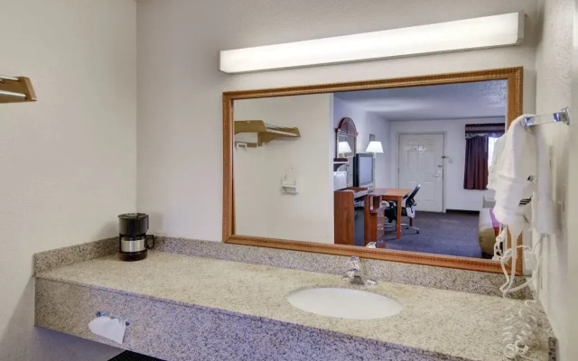 Super 8 by Wyndham Decatur Texas
