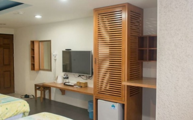 Xinyu Holiday Inn