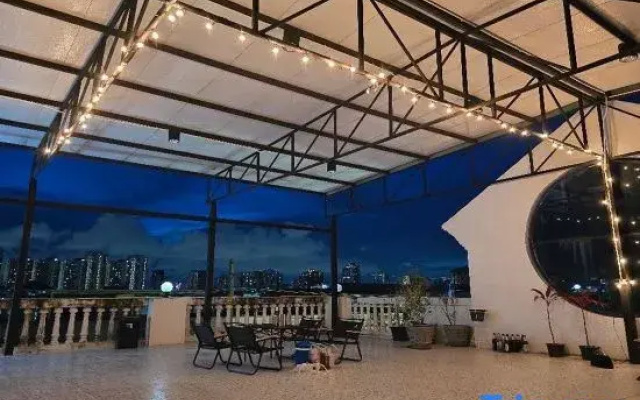 Sukhum Huai Khwang Hotel