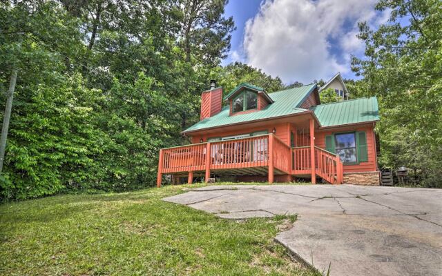 Gatlinburg Chalet: Hot Tub, Sauna + Mountain View