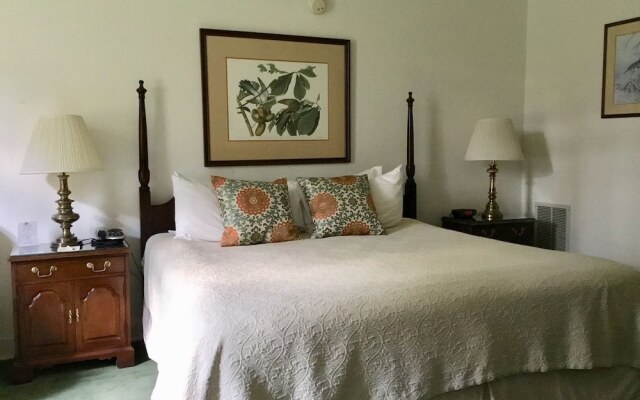 The Inn at Houndslake