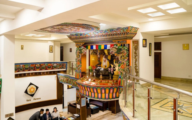 Hotel Tara Palace