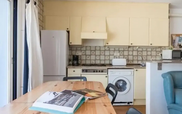 Family flat with parking near beach