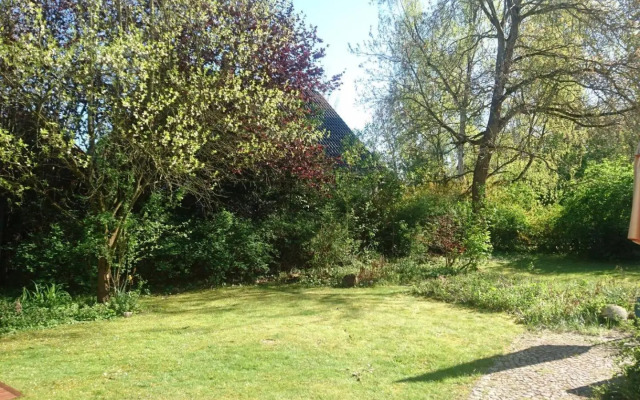 Sonniges Häuschen mit Garten