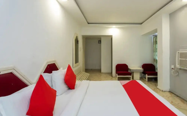 OYO Flagship 140 Amaltas AB Road
