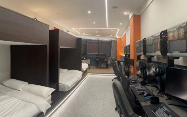 Baojing Sifangyuan E-sports Hotel