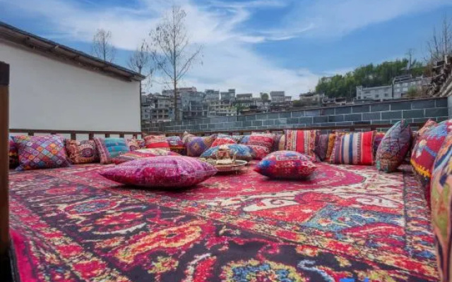 Cloud Hidden Retreat Boutique Riverside Inn (Fenghuang Ancient Town Tuojiang Branch) – Guest Rooms – Xiangxi