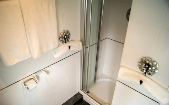 The Cumberland Hotel - OCEANA COLLECTION