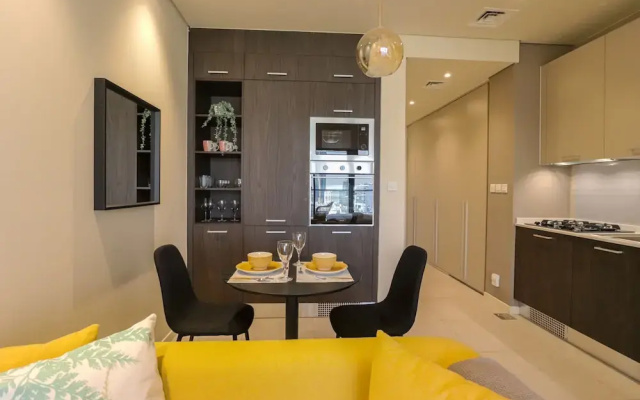 WelHome - Designer’s choice studio with pool and jacuzzi