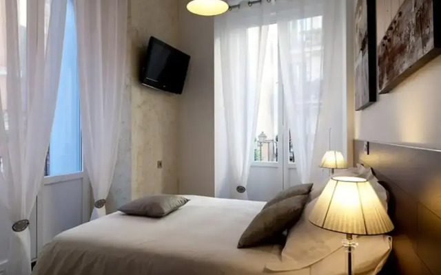THC Latina Hostel