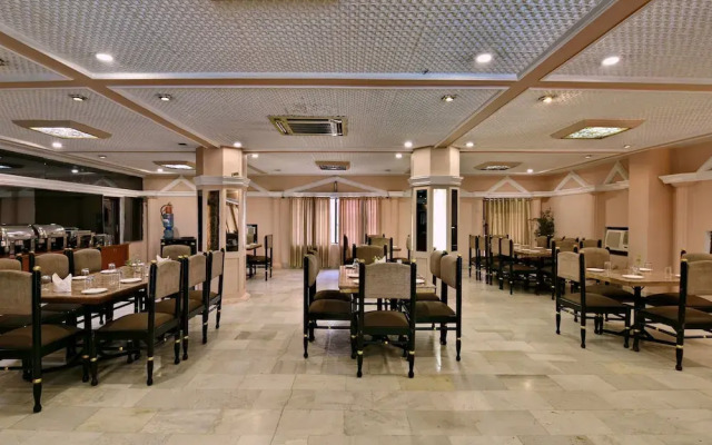 OYO 10706 Hotel Siddhartha