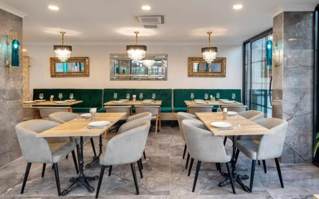 Lagun Castle Hotel&Spa