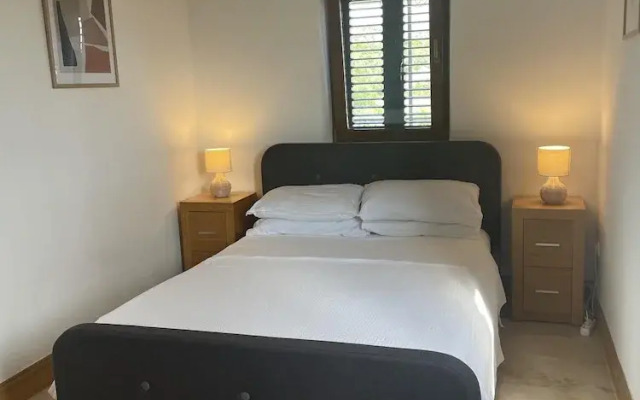 Inviting 2-bed Apartment in Brac