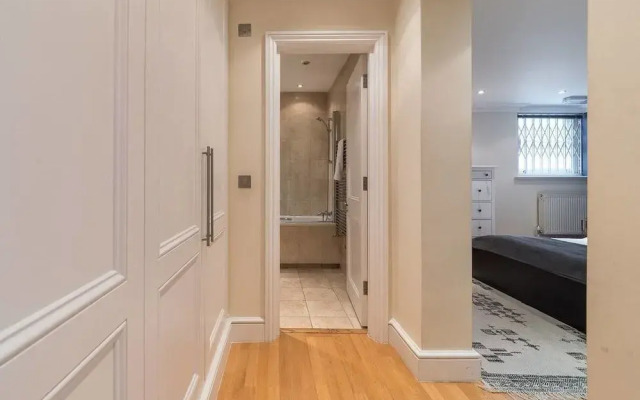 Upper Berkeley Street Flats