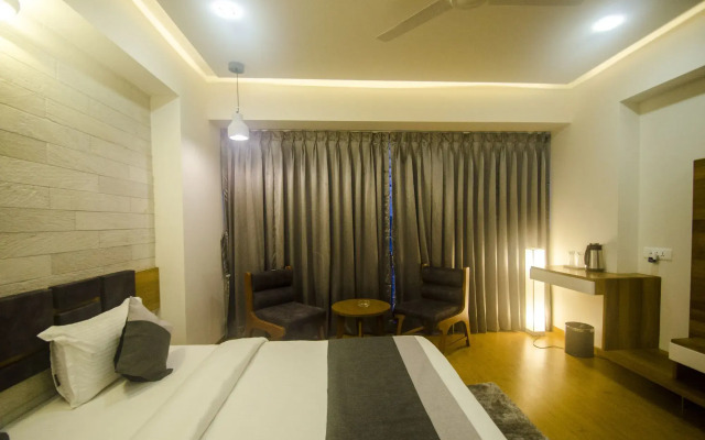 Hotel Grand Elegance