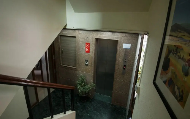 OYO 9949 Hotel Silvver Crest