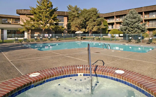 Red Lion Hotel Pasco Airport & Conference Center