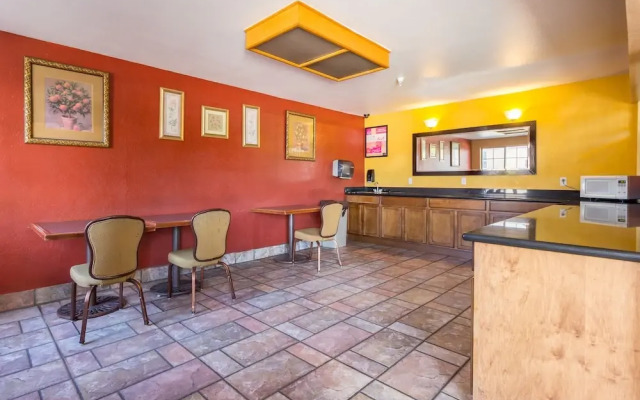 A Victory Inn Tolleson