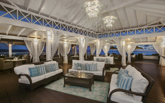 Sea Breeze Beach House by Ocean Hotels - All Inclusive