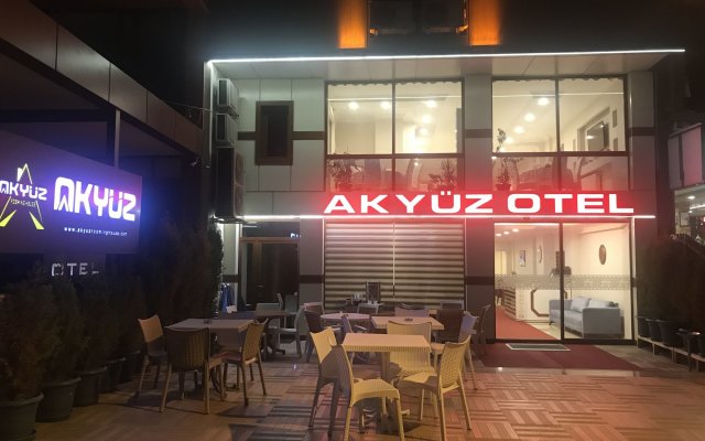 Akyuz Rooming House