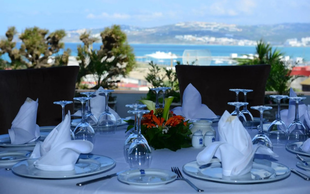 El Minzah Hotel