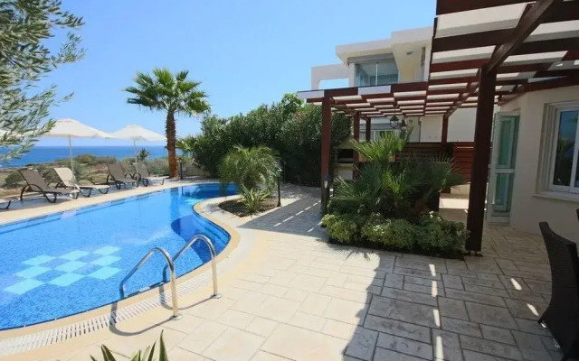 Nireas Seafront Villa