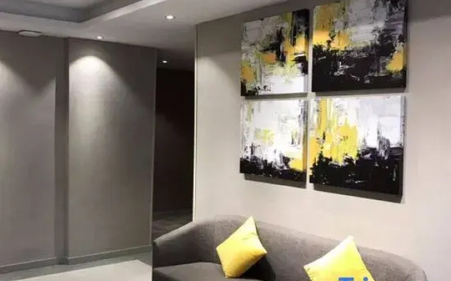 Yiju Collection Hotel (Mohe Beijixing Square)