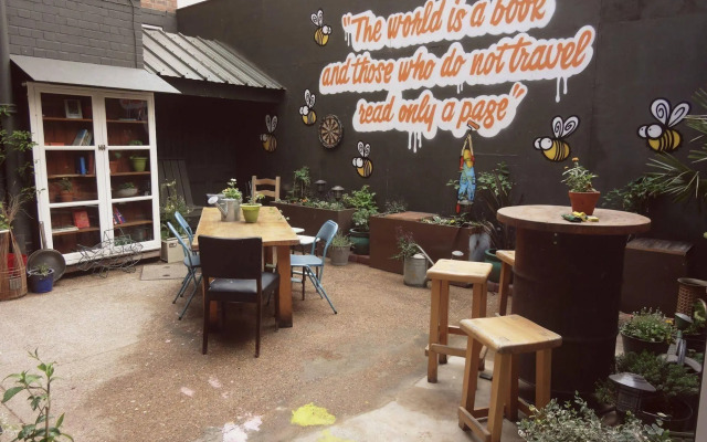 Igloo Hybrid - Hostel