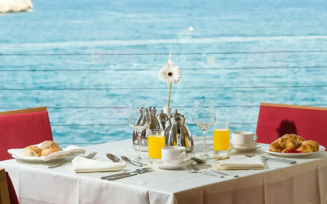 Blau Privilege Porto Petro Beach Resort & Spa
