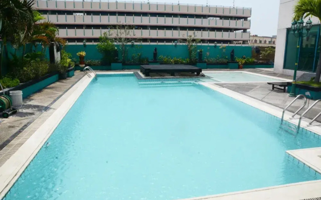Modern Elegant and Good 3BR at Pangeran Jayakarta Apartment