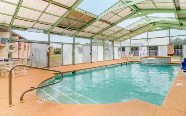 Perry Inn & Suites By Capital O National Fairground GA I 75