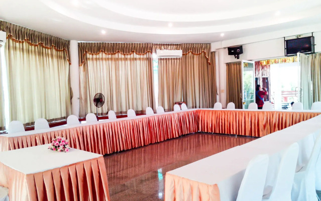 Tanaosri & Creekside Resort