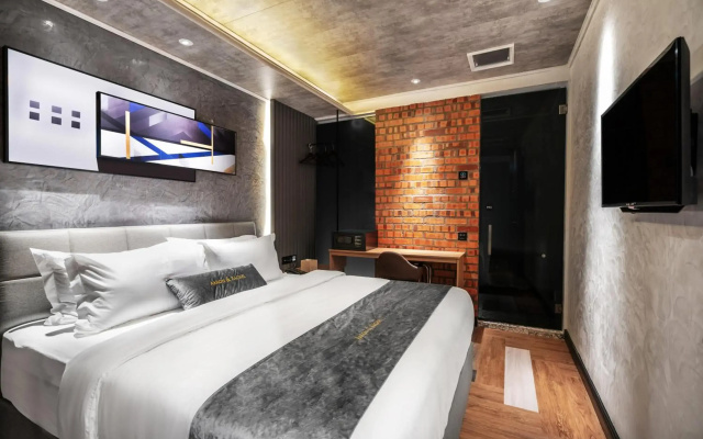 A&R Urban Hotel