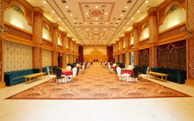 Hotel Rajwada Resort