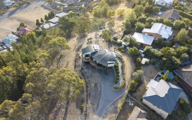 Tree Top Views - 4 Bedroom House