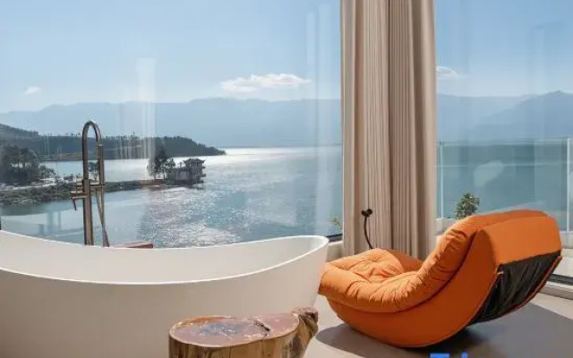 Sunset Cliff Panorama Hotel (Dali, Erhai)
