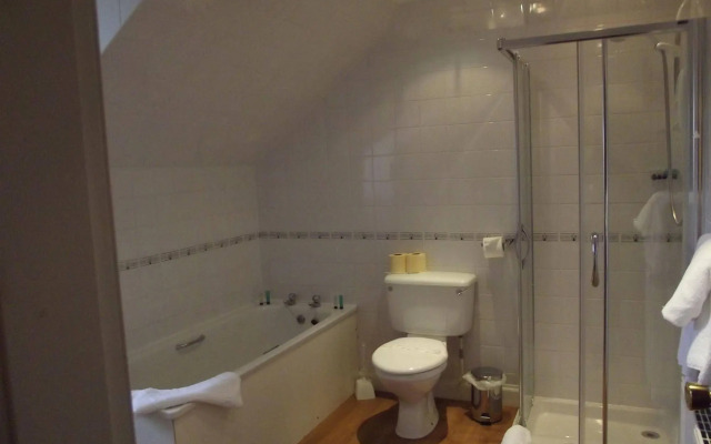 The Lauderdale Hotel Ltd