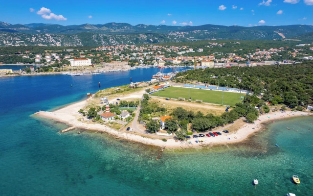 Holiday Homes Oštro