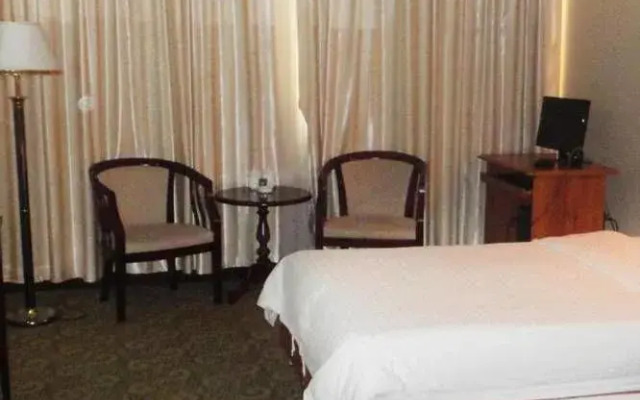 Zhengzhou Jindefu Hotel