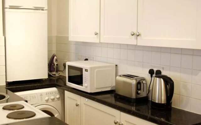 The Shop Cotswold Apartment Sleeps 2