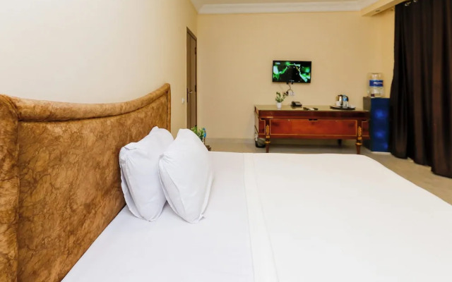 Turquoise Pyramids Palace