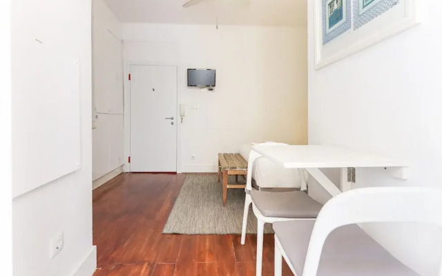 Santos Tiny Studio II by Homing